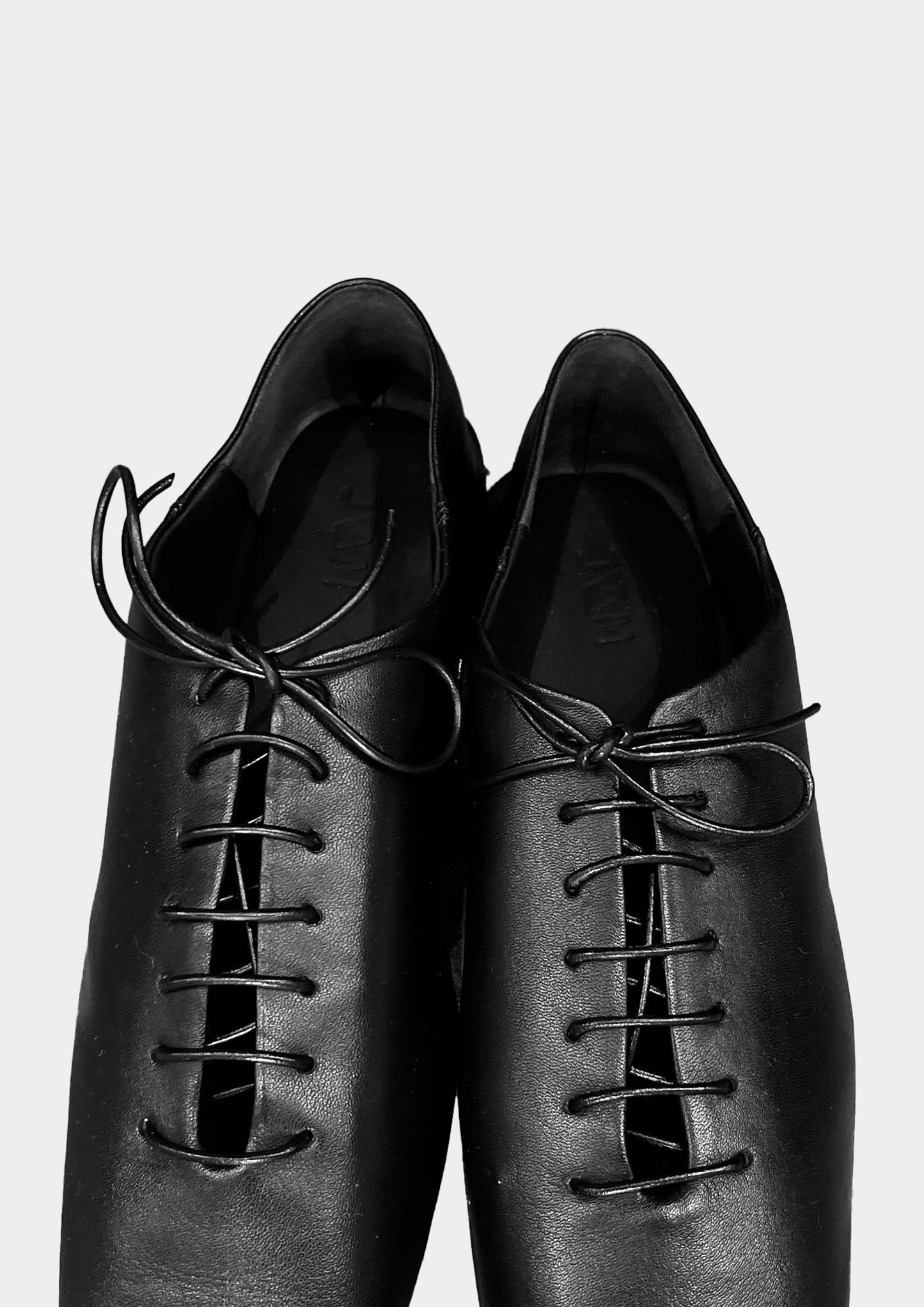 Leather Convertible Oxford - Black