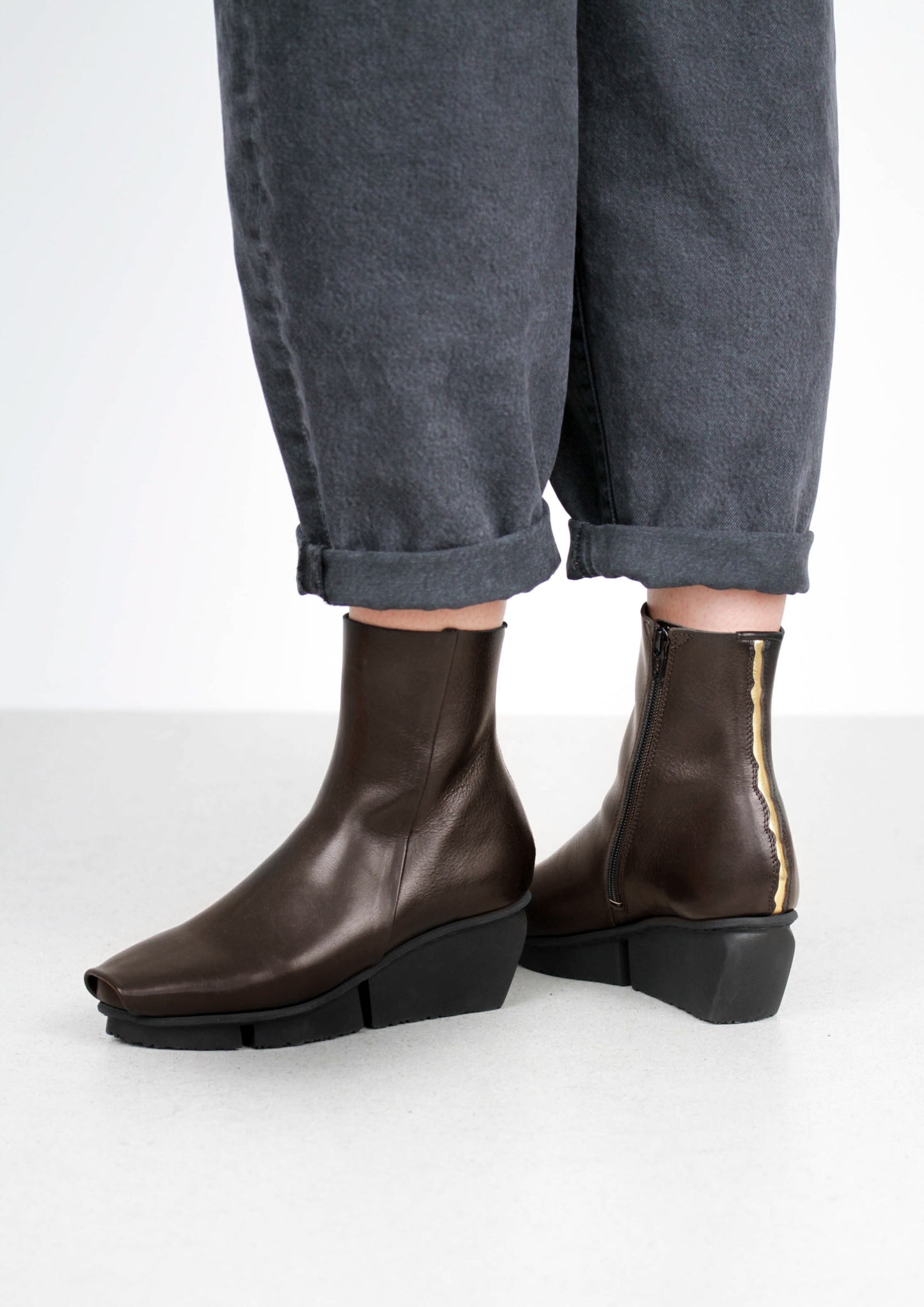 Boots Flaw - Brown