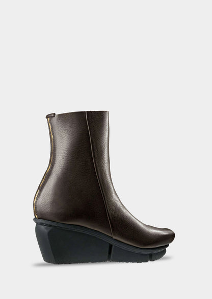 Boots Flaw - Brown